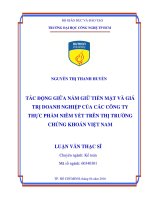 Tác động giữa nắm giữ tiền mặt và giá trị doanh nghiệp của các công ty thực phẩm niêm yết trên thị trường chứng khoán việt nam 