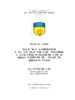 Tác động của chính sách vốn lưu động đến hiệu quả tài chính của các công ty ngành thực phẩm niên yết trên thị trường chứng khoán Việt Nam
