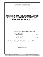 Training Some Life Skills For Students Through English Lessons At Grade 11