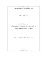 Tính hyperbolic của phần bù một họ các siêu phẳng trong không gian xạ ảnh 
