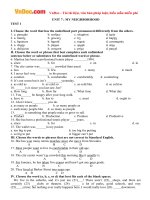 bai tap tieng anh lop 8 unit 7 neighborhood co dap an so 1