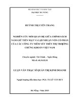 Nghiên cứu mối quan hệ giữa chính sách nắm giữ tiền mặt và lợi nhuận vốn cổ phần của các công ty niêm yết trên thị trường chứng khoán việt nam 