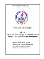 Một số biện pháp giáo dục kĩ năng sống cho học sinh lớp 1 dân tộc thiểu số qua môn đạo đức 