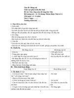 xâu vòng màu đỏ tặng bác Gấu