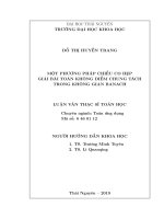 Một phương pháp chiếu co hẹp giải bài toán không điểm trung tách trong không gian banach 