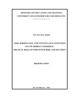 Khía cạnh thời gian và ý định tiếp tục sử dụng thương mại di động vai trò của rủi ro cảm nhận và an toàn cảm nhận