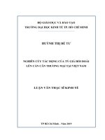 Nghiên cứu tác động của tỷ giá hối đoái lên cán cân thương mại tại Việt Nam