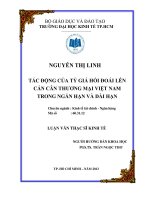Tác động của tỷ giá hối đoái lên cán cân thương mại Việt Nam trong ngắn hạn và dài hạn