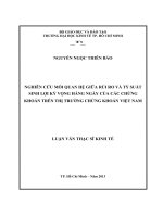 Nghiên cứu mối quan hệ giữa rủi ro và tỷ suất sinh lợi kỳ vọng hàng ngày của các chứng khoán trên thị trường chứng khoán việt nam , luận văn thạc sĩ 