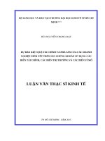 Dự báo kiệt quệ tài chính và phá sản của các doanh nghiệp niêm yết trên sàn chứng khoán sử dụng các biến tài chính, các biến thị trường và các biến vĩ mô 