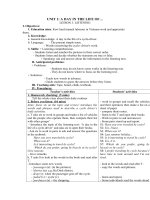 Tải Giáo án Tiếng Anh lớp 10 Unit 1: A day in the life of - Lesson 3 - Giáo án điện tử môn Tiếng Anh lớp 10