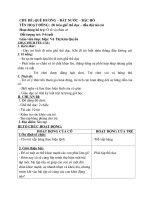 TD Đi trên ghế thể dục đầu đội túi cát.doc