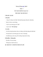 Tải Giáo án Thể dục lớp 3: Bài 8 - Đi vượt chướng ngại vật thấp. Trò chơi Thi xếp hàng