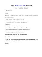 Tải Tiếng Anh 11 Unit 6: Looking back - Soạn Tiếng Anh lớp 11 Unit 6 Global Warming trang 16 17