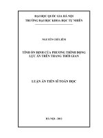 Tính ổn định của phương trình động lực ẩn trên thang thời gian 