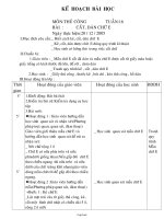 Giáo án Thủ công Lớp 3 - Tuần 16 - Bài: Cắt, dán chữ E - Năm học 2005-2006