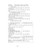 Giáo án Thủ công lớp 3 tuần 26: Làm lọ hoa gắn tường ( tiết 2)