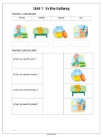 Kiểm tra English 2 - Unit 1: In the hallway