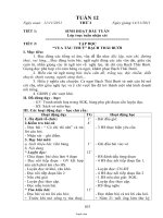 Giáo án Lớp 4 - Tuần 12 - Năm học 2011-2012 (Chuẩn kiến thức 3 cột)