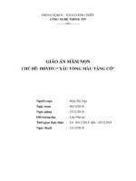 HĐVĐV:“ Xâu vòng màu tặng cô”