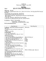 tuçn 12 tuçn 12 thø hai ngµy 2 th¸ng 11 n¨m 2009 tiõt 1 §¹o ®øc bµi 6 quan t©m gióp ®ì b¹n i môc tiªu hs biõt quan t©m gióp ®ì b¹n lµ lu«n vui vî th©n ¸i víi c¸c b¹n s½n sµng gióp ®ì khi b¹n