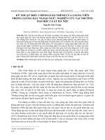 Kỹ thuật điều chỉnh giáo trình của giảng viên trong giảng dạy ngoại ngữ: Nghiên cứu tại trường Đại học Luật Hà Nội