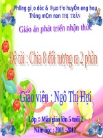 Chia 8 doi tuong ra thanh 2
